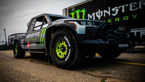 Johnny Greaves Truck - Toyo Tires